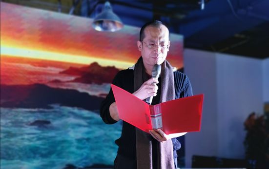 精彩这里掌声阵阵原来是他在