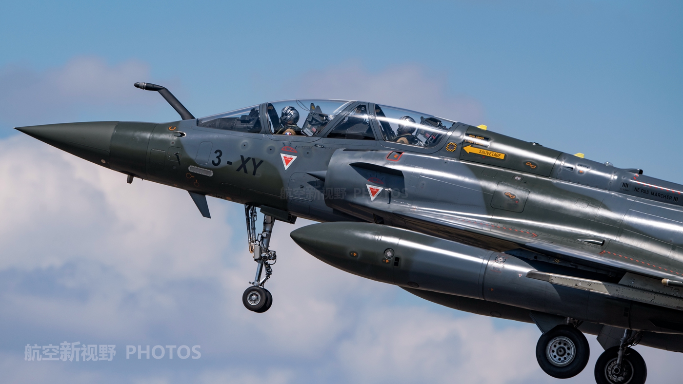 原创达索幻影2000d攻击机高清图,法国空军专用,经典纯三角翼战机