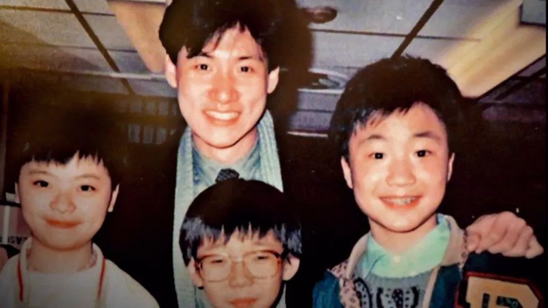 他曾是张学友接班人,跌落谷底后凭摄影成大神!_郑中基