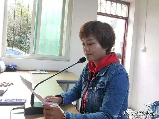 漢中鋪鎮(zhèn)中學(xué)2019掀起經(jīng)典誦讀校園文化熱潮(圖5) 漢中鋪鎮(zhèn)中學(xué)2019掀起經(jīng)典誦讀校園文化熱潮(圖5)