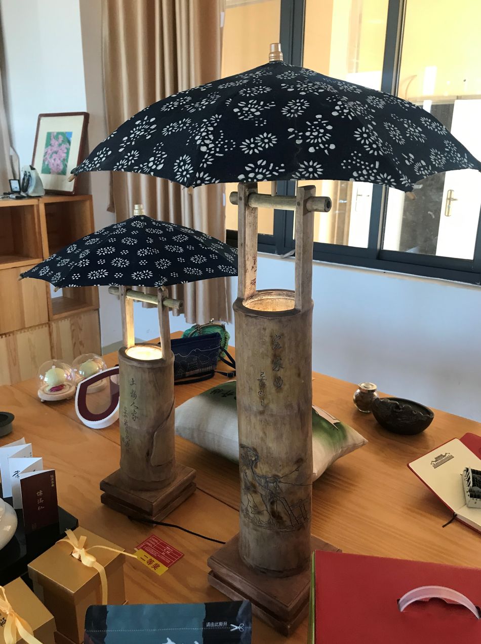 传播与设计学院厚德楼501,欢迎有兴趣的各路文创大神组团前往免费参观