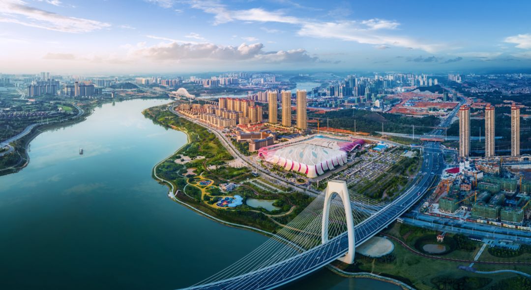 《国际万达,百年企业》_梧州