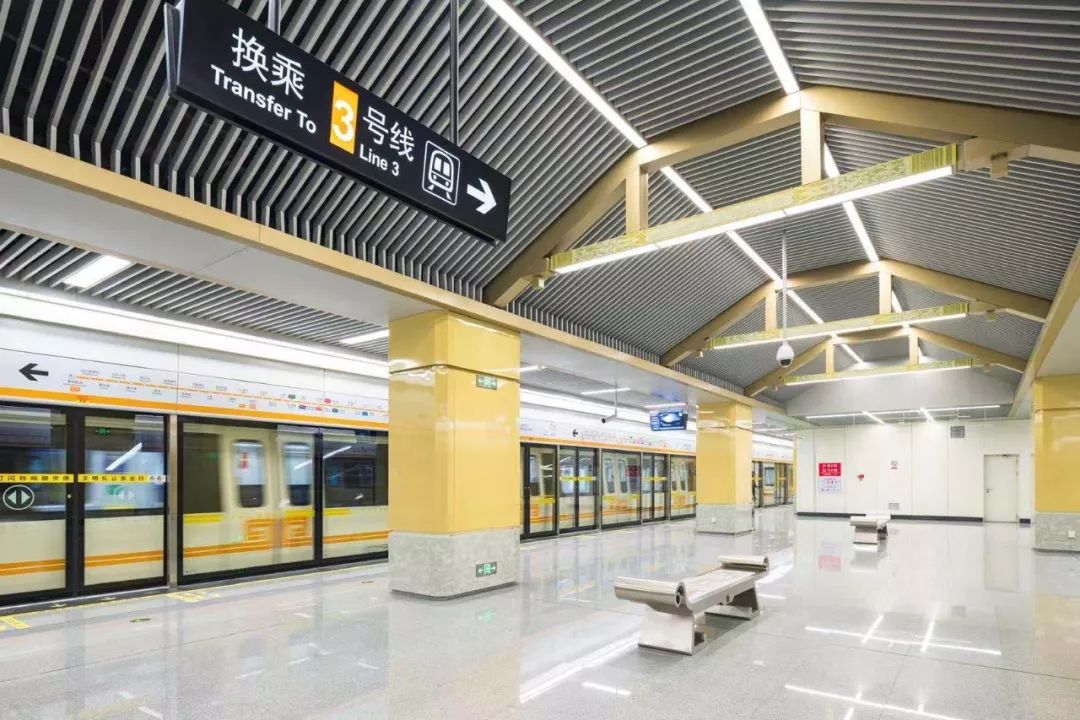 郑州二号线地铁图片