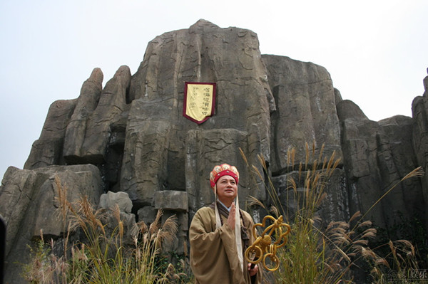 孙悟空从五行山下出来就变弱了你看猴子头上戴的东西就明白了