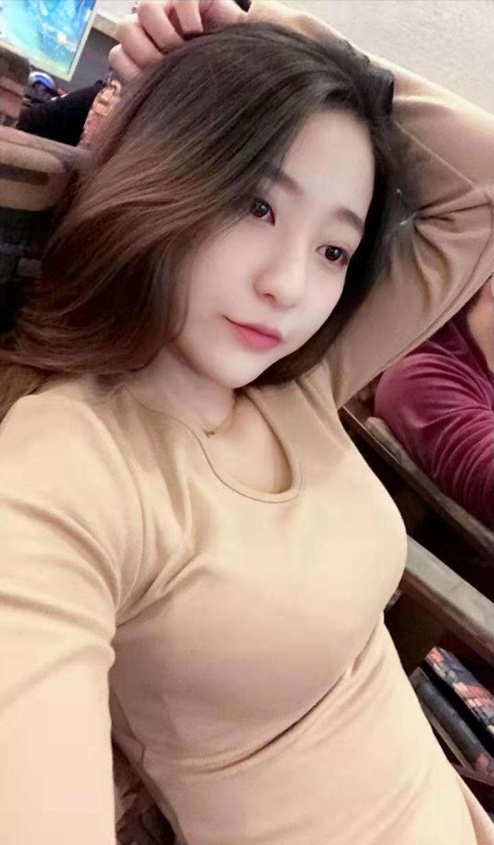 今天在图书馆看书,对面坐着一个小姐姐,看她像谁?