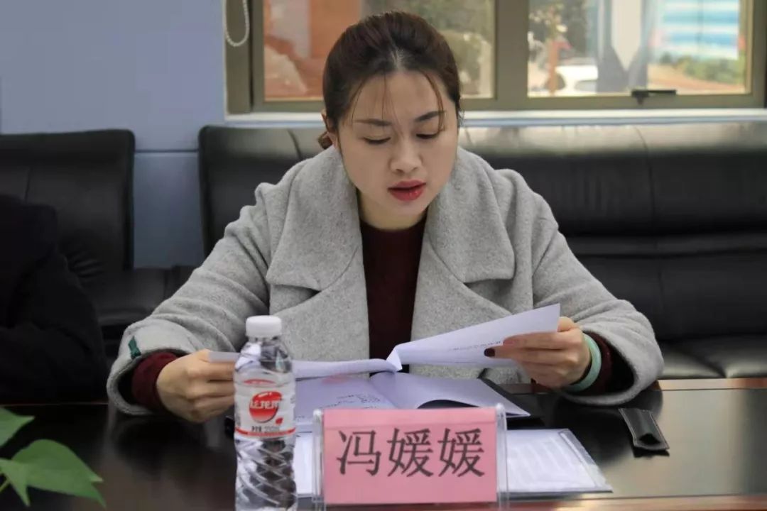 了双方合作的意义及目的;开发区邮政支行行长冯媛媛女士宣读合作协议