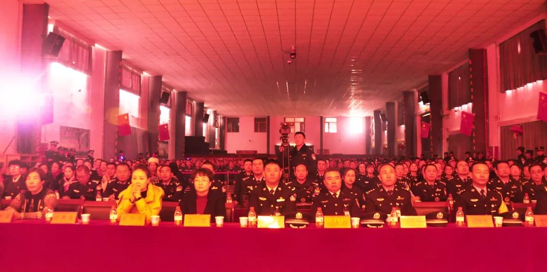 青海省柴达木监狱举办服刑人员迎新春庆元旦文艺汇演