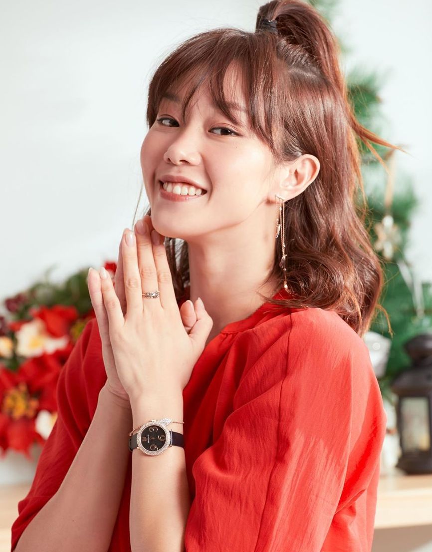 原创"美人鱼"欧凯淳与tb女友激吻照流出,立即宣布与男友胡子彤分手