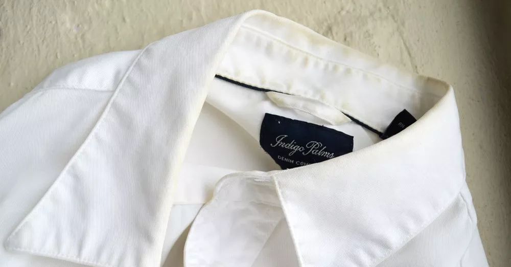 厉害了,衣领黄成这样,用它泡一泡就变白了