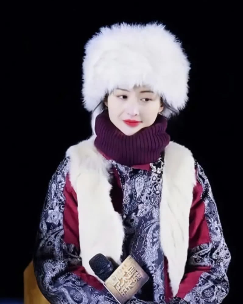 郑爽首次穿民族服装,胖成200斤还能穿出高级感,这气质绝了!