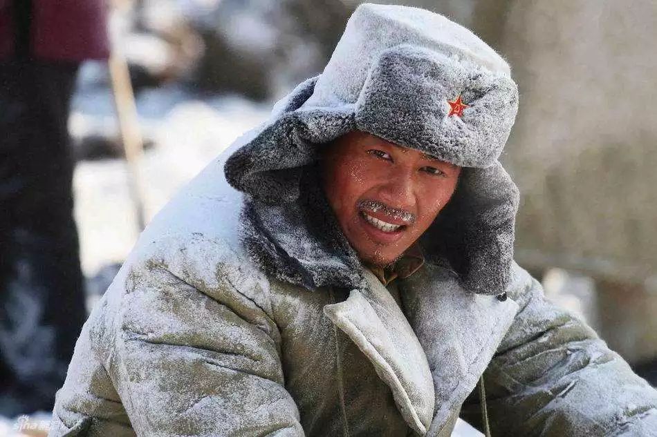 朱亚文在电视剧《情系北大荒》中饰演郝豹