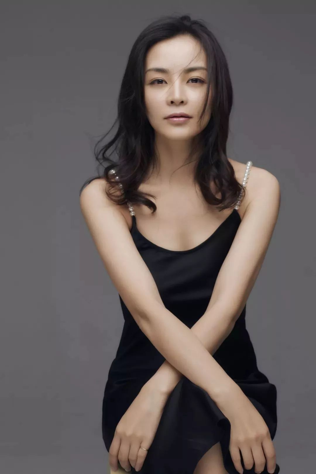 代表作《下辈子如果我还记得你》《再见习惯》等作品歌手