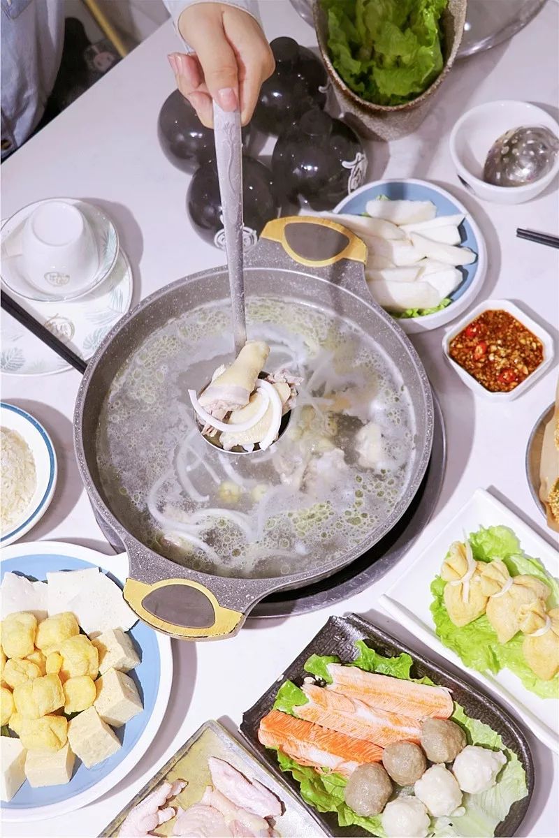 遇见椰子鸡火锅是一种幸福