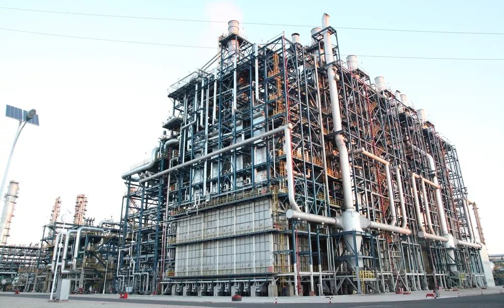 第一套30万吨/年乙烯装置投产,大庆石