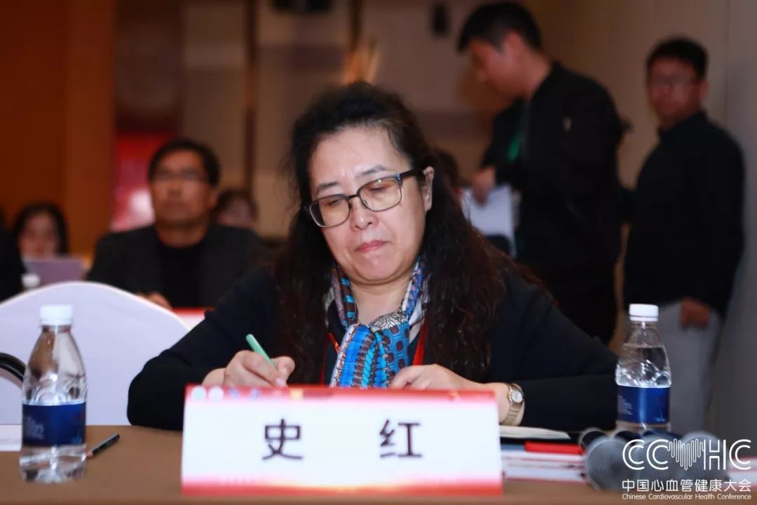 (以专家姓氏为序)北京大学第三医院高炜教授,武汉大学人民医院黄从新