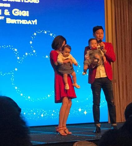 "乌鸦"张耀扬与女友近照 两人手上戒指抢眼 这是结婚了吧