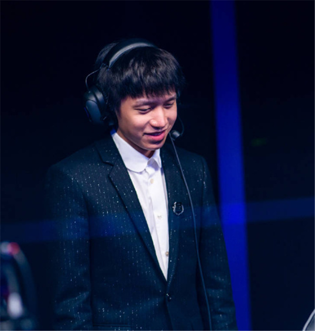 厂长畅想s10分别用一个词评价edg和教练组真实且不留情面