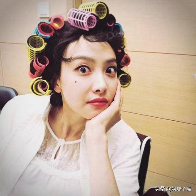 同样是"包租婆"造型,古力娜扎老气,李沁清爽,看到杨幂心动了