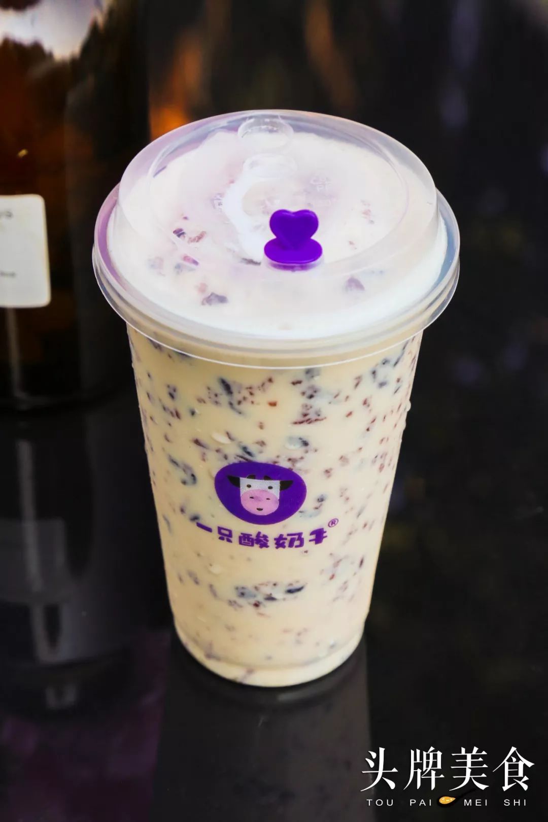 绿豆紫米露除了红枣和紫米搭配绿豆也是紫米的最佳搭档选用新鲜的绿豆