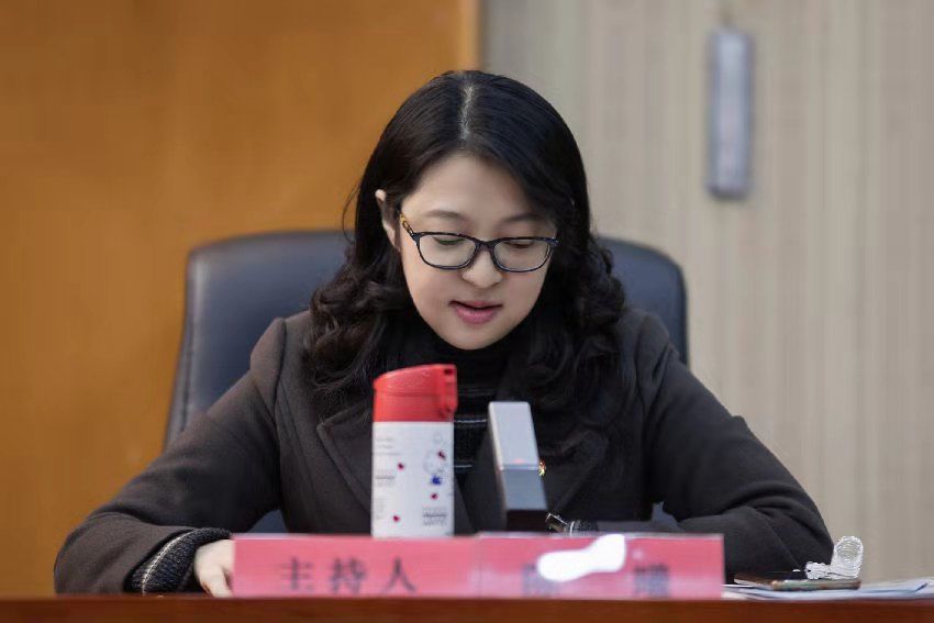 市领导林中,翁芳明,张新怿,林峭立,林传金,潘俏黎出席会议.