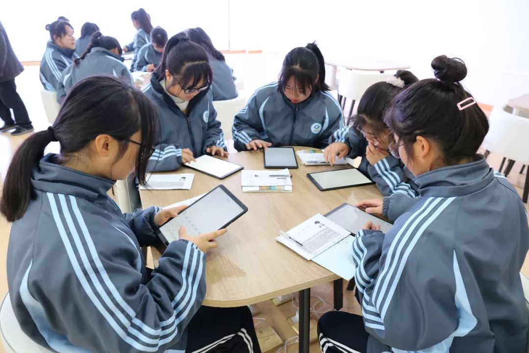 聚焦信息化课堂——中职语文与信息技术深度融合研讨活动暨戴智敏名师