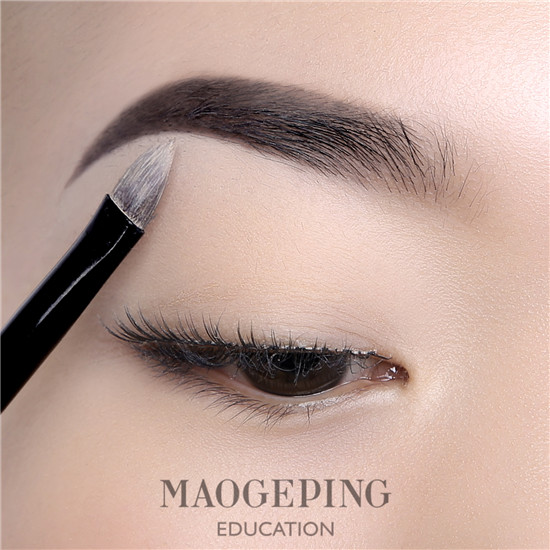 痴迷复古风的你真不考虑来学一学复古眉怎么化吗?