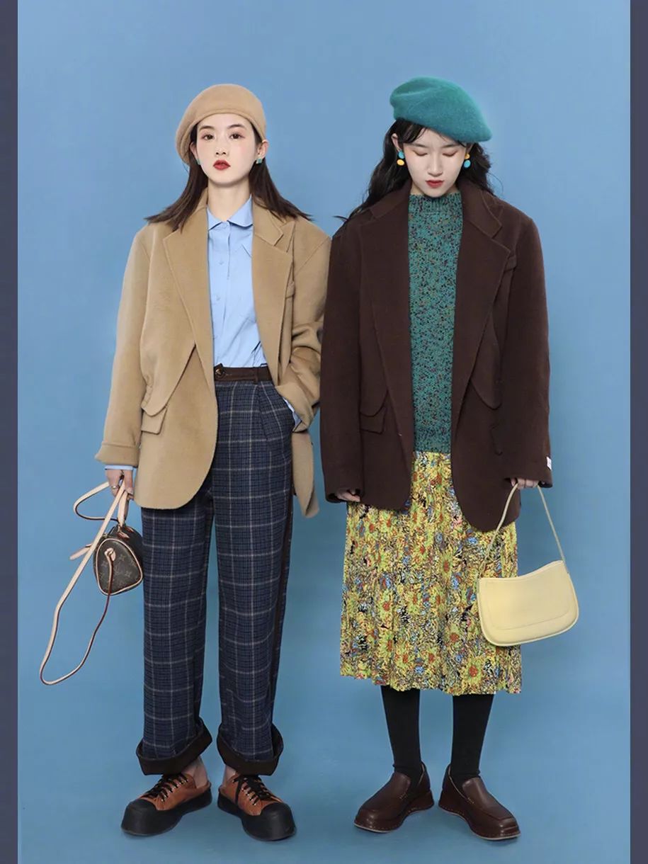 冬季闺蜜穿搭范本,以鲜明色调营造吸睛造型