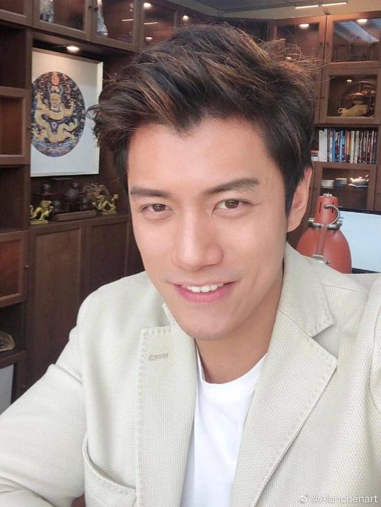 男方帅气正脸照.最后,对于热恋中的这一对,你看好吗?