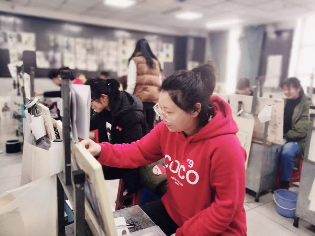 万元助学金待你来领取艺苑画室寒假班开班在即