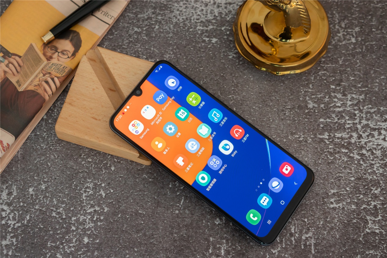 原创年底为长辈换机,三星a50s手机尽显心意与关怀