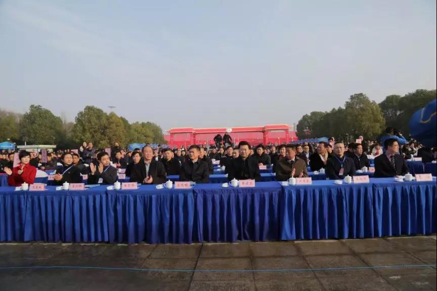 湖北省人力资源和社会保障厅副厅长曾向阳,湖北省商务厅副厅长黄谋宏