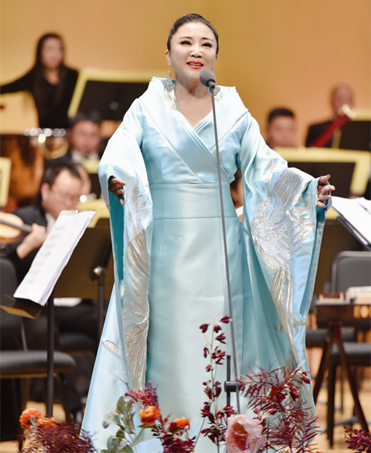 吴春燕《新时代之歌》唱响山西大剧院