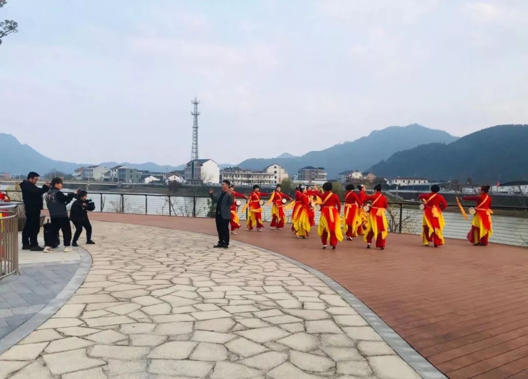 沙柳街道这首村歌不一样村书记带头传唱