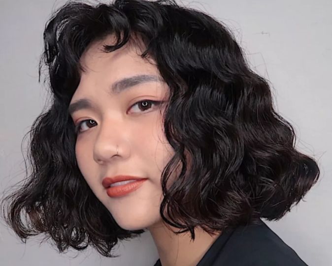烫个水波纹小卷毛