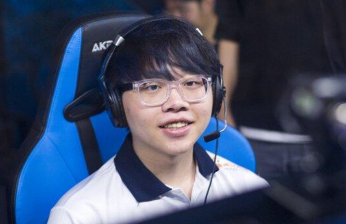 19岁拿下世界冠军 20岁击败李哥 许元硕:如果回来希望欢迎_pawn