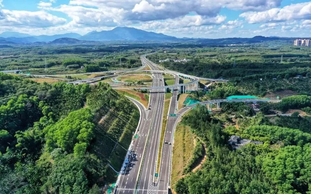 海南這條高速通了!_高速公路