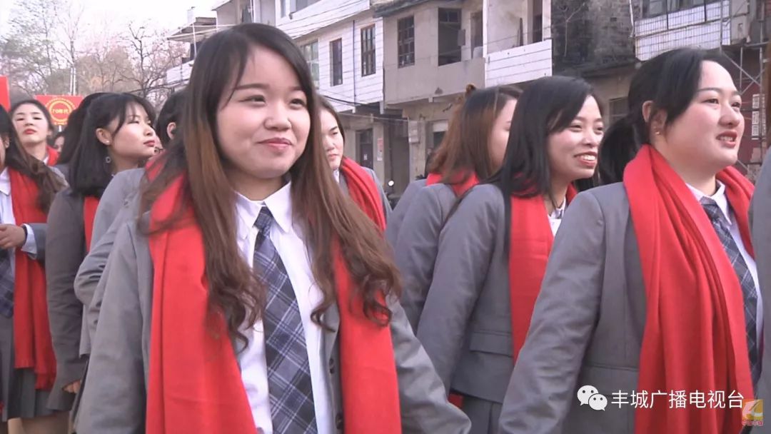 丰城荣塘500多名外嫁女集体回娘家情动全镇!