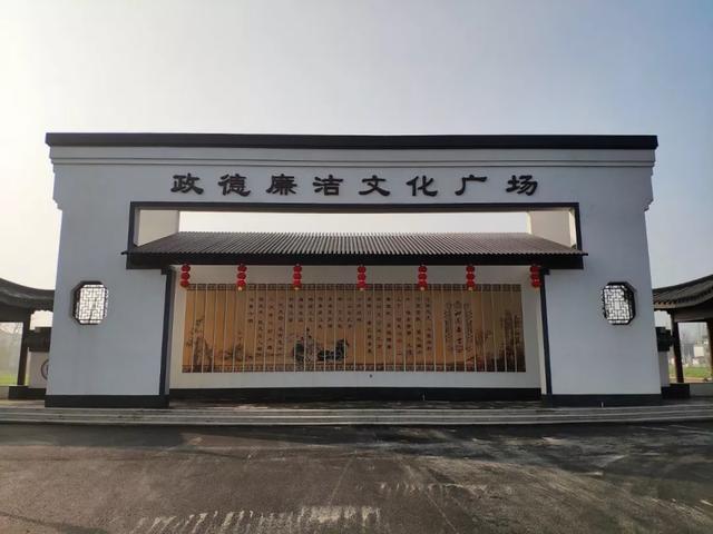 德胜村位于靖江,泰兴交界处的工业重镇新桥镇的最西部,面积2.