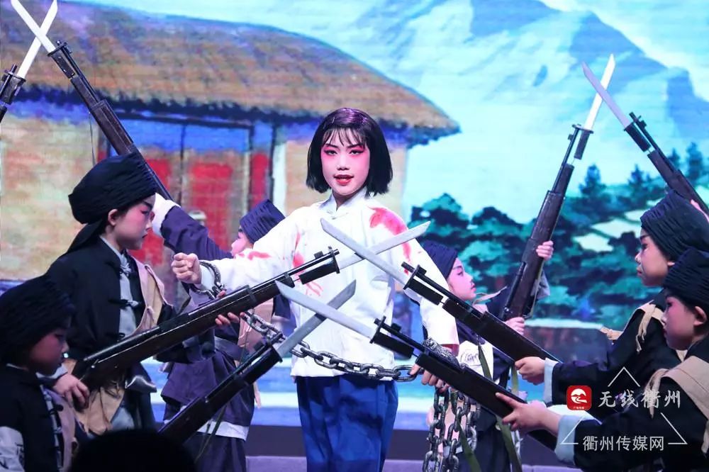 《杜鹃山 无产者等闲看》