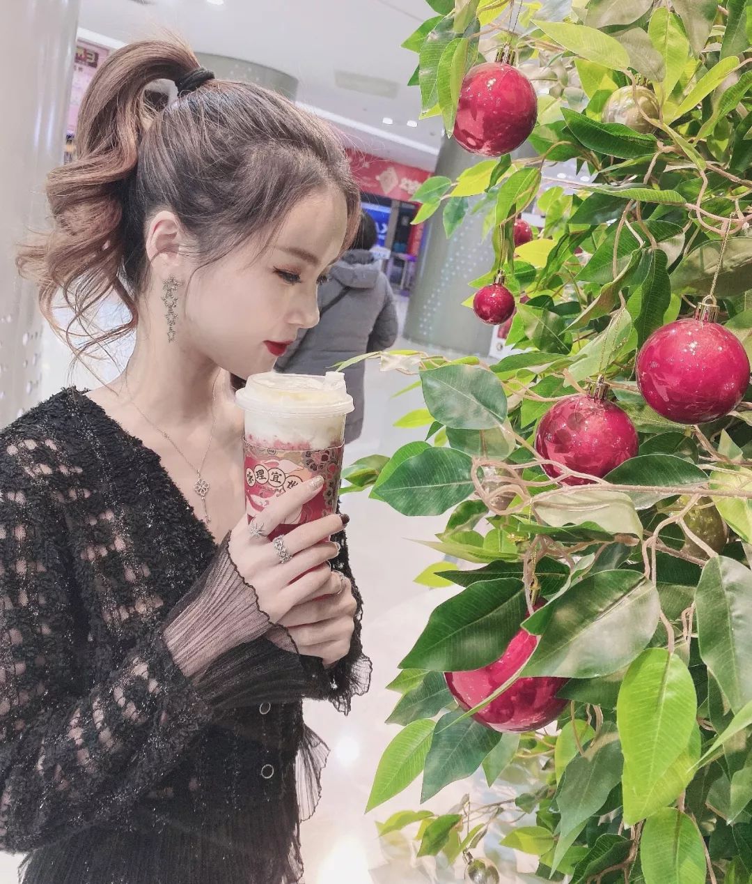 茶理宜世水墨画中穿越来的奶茶连续三个月请常州人免费喝