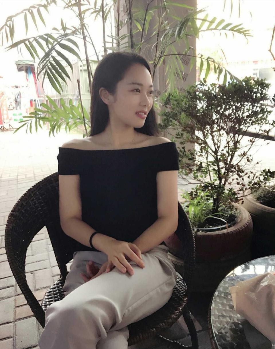 一个神似杨钰莹的小姐姐,有没有觉得她比杨钰莹更漂亮?
