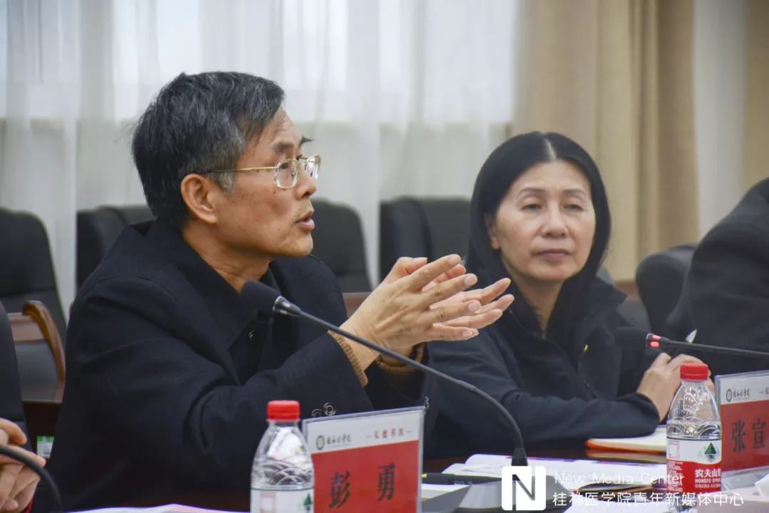 自治区红十字监事长张宣东一行来我校开展红十字工作调研