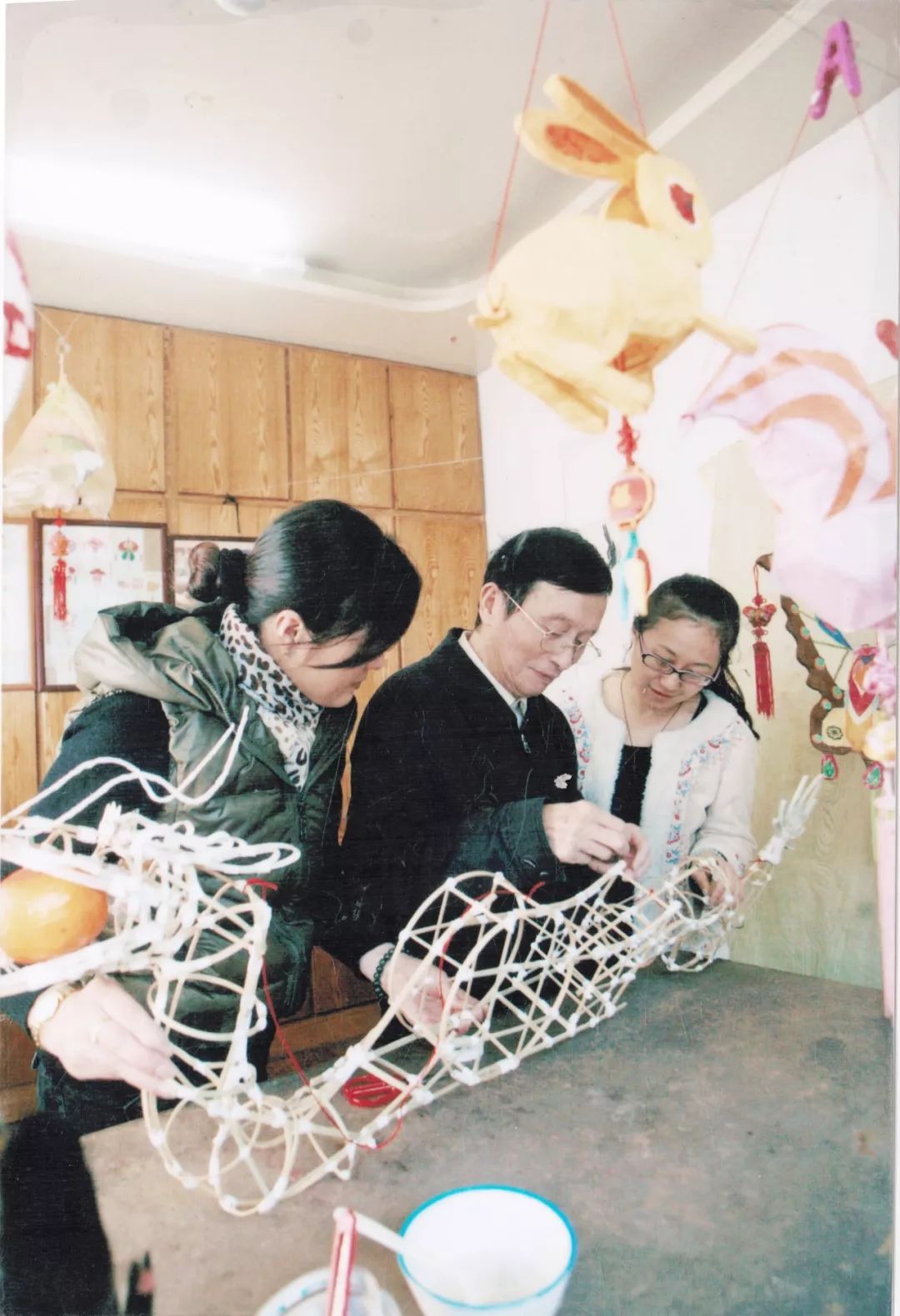 发现鄞州竹骨纸衣灯彩传人徐鹤年