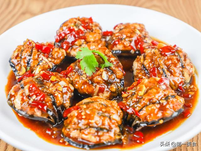 今天为大家分享一道大众菜肴"鱼香茄夹"的做法,茄子是一种既美味又