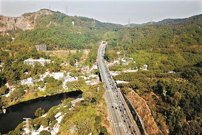 華南快速路石門堂山隧道外部航拍圖.廣州日報全媒體記者高鶴濤 攝