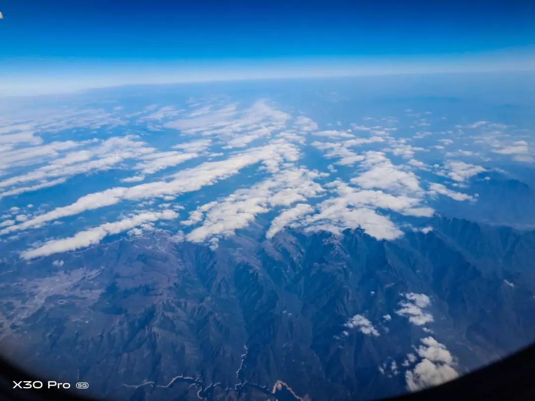 8000米高空看地面图片