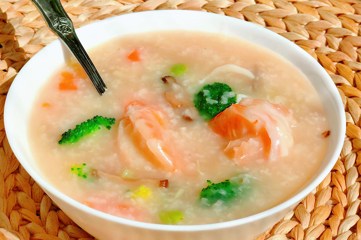 清晨的粥比深夜的酒好喝,按照这7步,熬出暖胃海鲜粥,美味又营养