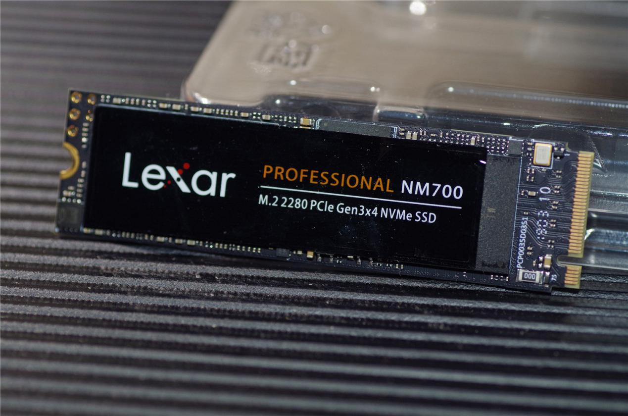 雷克沙nm700大战西数sn750孰强孰弱