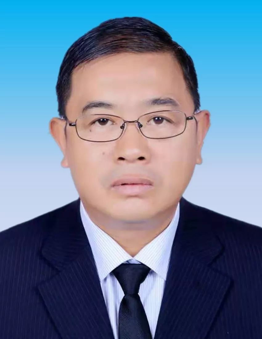 历任腾冲县委组织部副科级组织员,副部长,常务副部长,中和乡党委书记