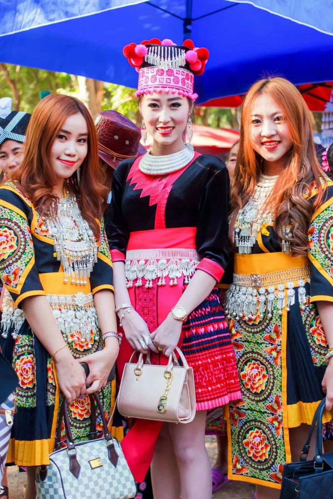 我眼里的文山彩云上的边城苗族从这里走向世界